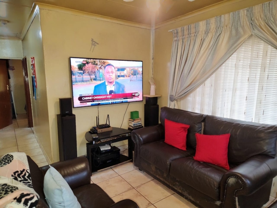 3 Bedroom Property for Sale in Geelhoutpark North West